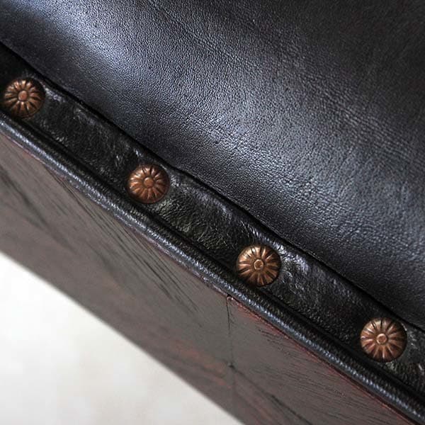 カルティニチェア鋲